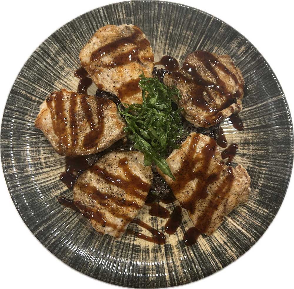 Пилешки карета с черен ориз и сос Терияки